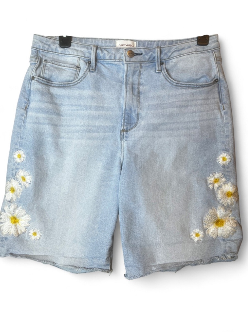 Driftwood Light Wash Daisy Embroidery Bermuda Shorts Size 12